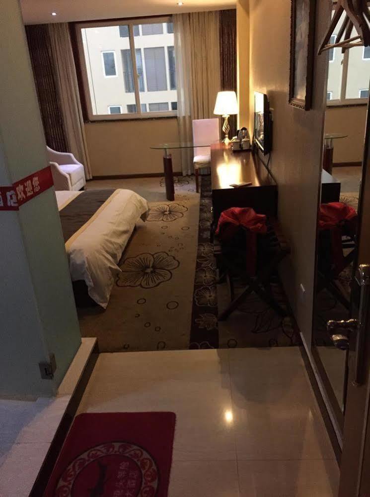 Konggang First Class Hotel Chengdu Luaran gambar